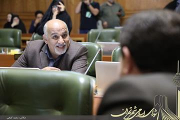 رئیس کمیته میراث شورای شهر تهران عنوان کرد بهره برداری از پیاده روها شمشیر دولبه